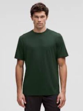 Lululemon License to Train Relaxed-Fit Green Tee *fits like XL Better each day